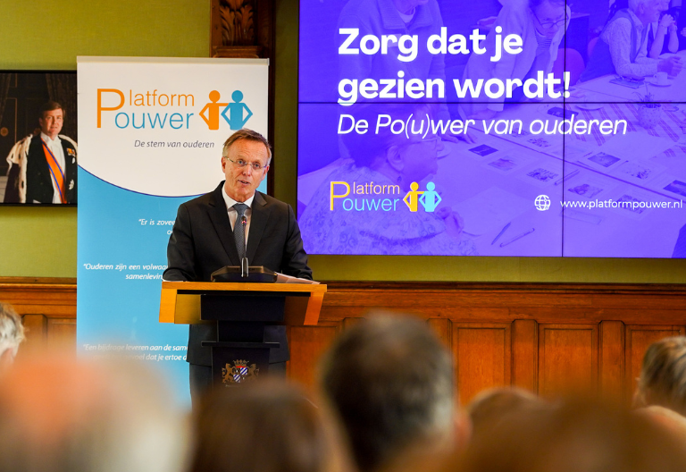 Er is een dorp nodig om mens te blijven - prachtige woorden van René Paas